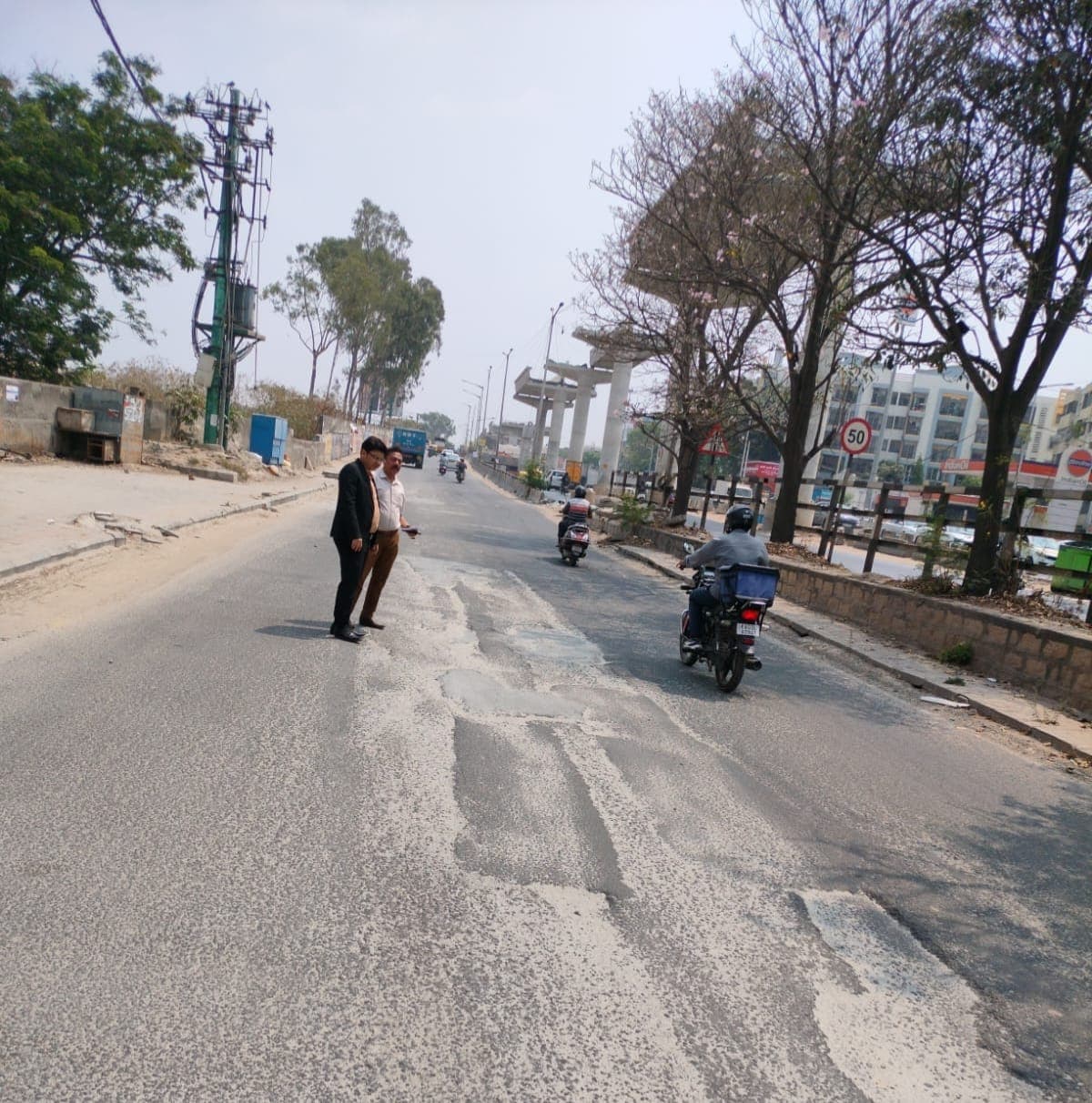 Hennur Service Road and ORR Stretch Inspected by Additional Commissioner in K.R. Puram Zone
